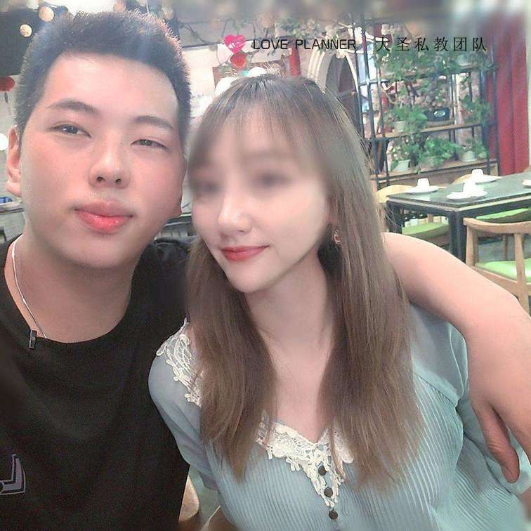 只有屌丝才会被孤立，而男神从来都是被撩，高冷又如何，还不是一次约会叫XX