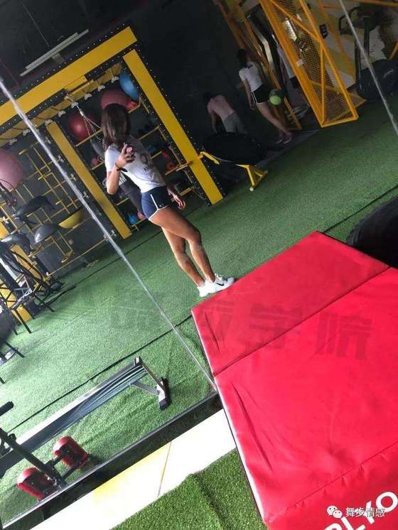 把妹追女生实战案例-魅力凤凰古城，邂逅长腿美女教练（下）-恋爱撩妹网-聊天话术|脱单方法|约会技巧|哄女生|牵手探探微信聊天案例|