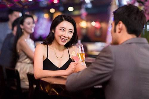 男生在约会中最容易犯的4大错误-恋爱撩妹网-聊天话术|脱单方法|约会技巧|哄女生|牵手探探微信聊天案例|