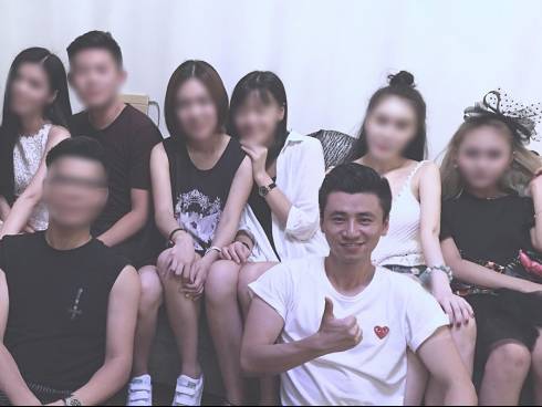 一次低成本轰趴聚会，学会夜场泡妞把妹-恋爱撩妹网-聊天话术|脱单方法|约会技巧|哄女生|牵手探探微信聊天案例|