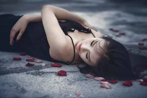 微信上这么撩湿妹子，让她来你家