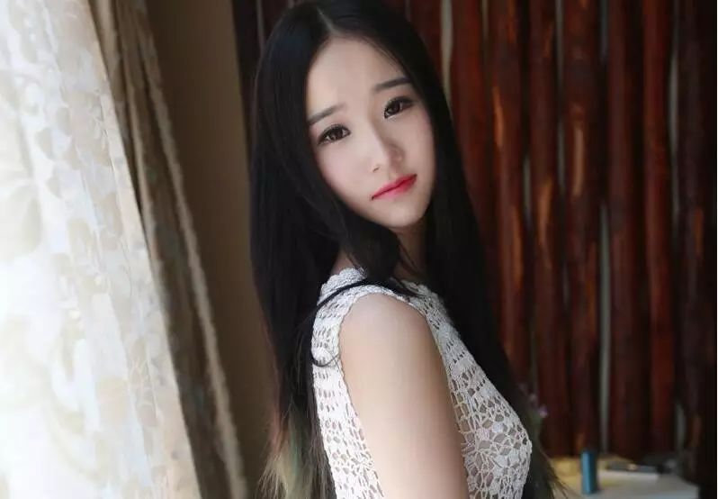 如何翻看妹子手机里的秘密，才能死死干住