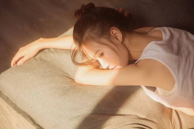 如何在办公室啪到女同事，把日本动作片变成现实-恋爱撩妹网-聊天话术|脱单方法|约会技巧|哄女生|牵手探探微信聊天案例|