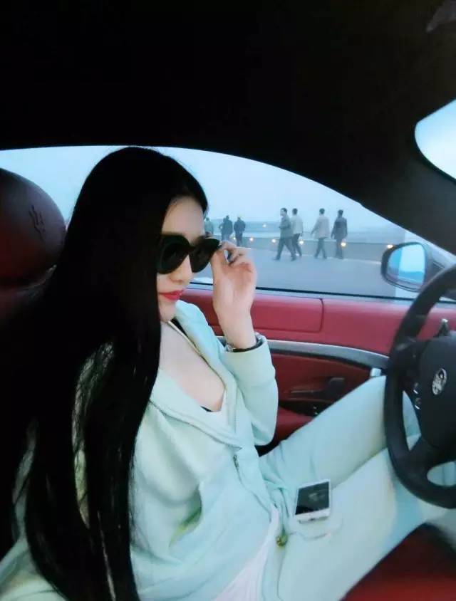 把妹搭讪案例-街搭豪车女并搞定，只用6小时
