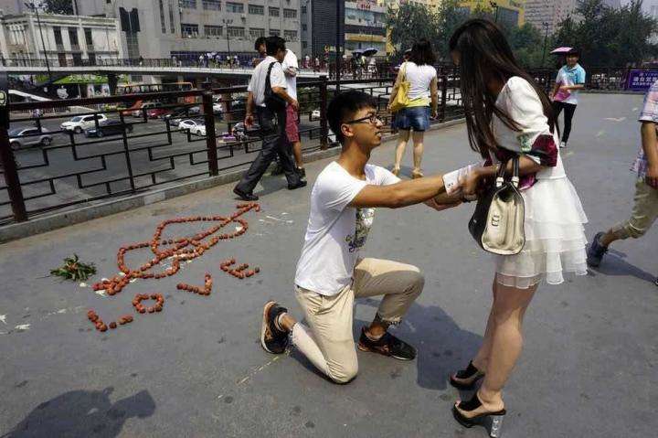 追女生技巧|一招让你对女生由「跪舔」变为「吸引」