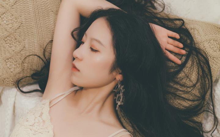 【泡妹子的套路聊天语句】比“春药”更猛的互动聊天法，让女人主动爱上你（干货）