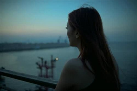 女人爱“坏”男人？她无法拒绝的，其实是这4个特质！-恋爱撩妹网-聊天话术|脱单方法|约会技巧|哄女生|牵手探探微信聊天案例|