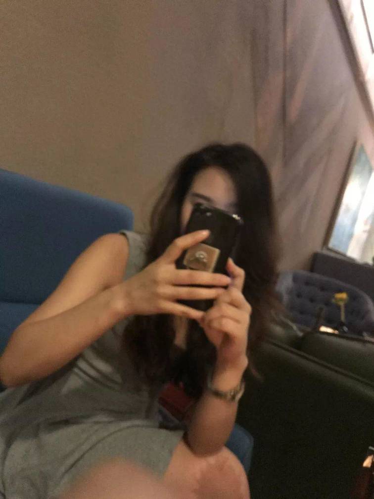 追女生把妹聊天实战-全程记录：三无“屌丝”如何撩到拜金正妹