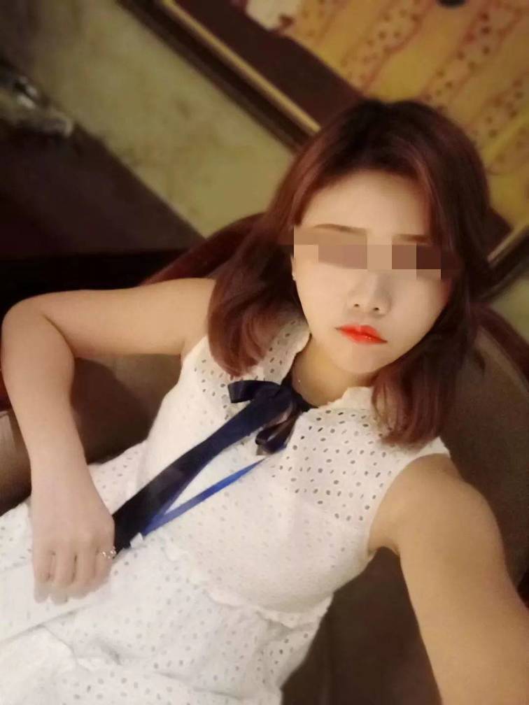 把妹追女生聊天案例：女生疯狂跪舔35岁车间工，只因他做了这个...