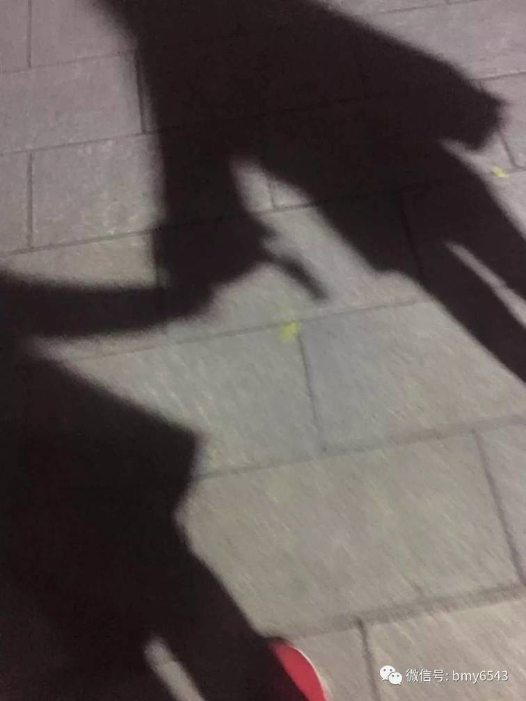 撩妹追女生聊天案例：大战富二代，拿下性感漂亮的班花女朋友