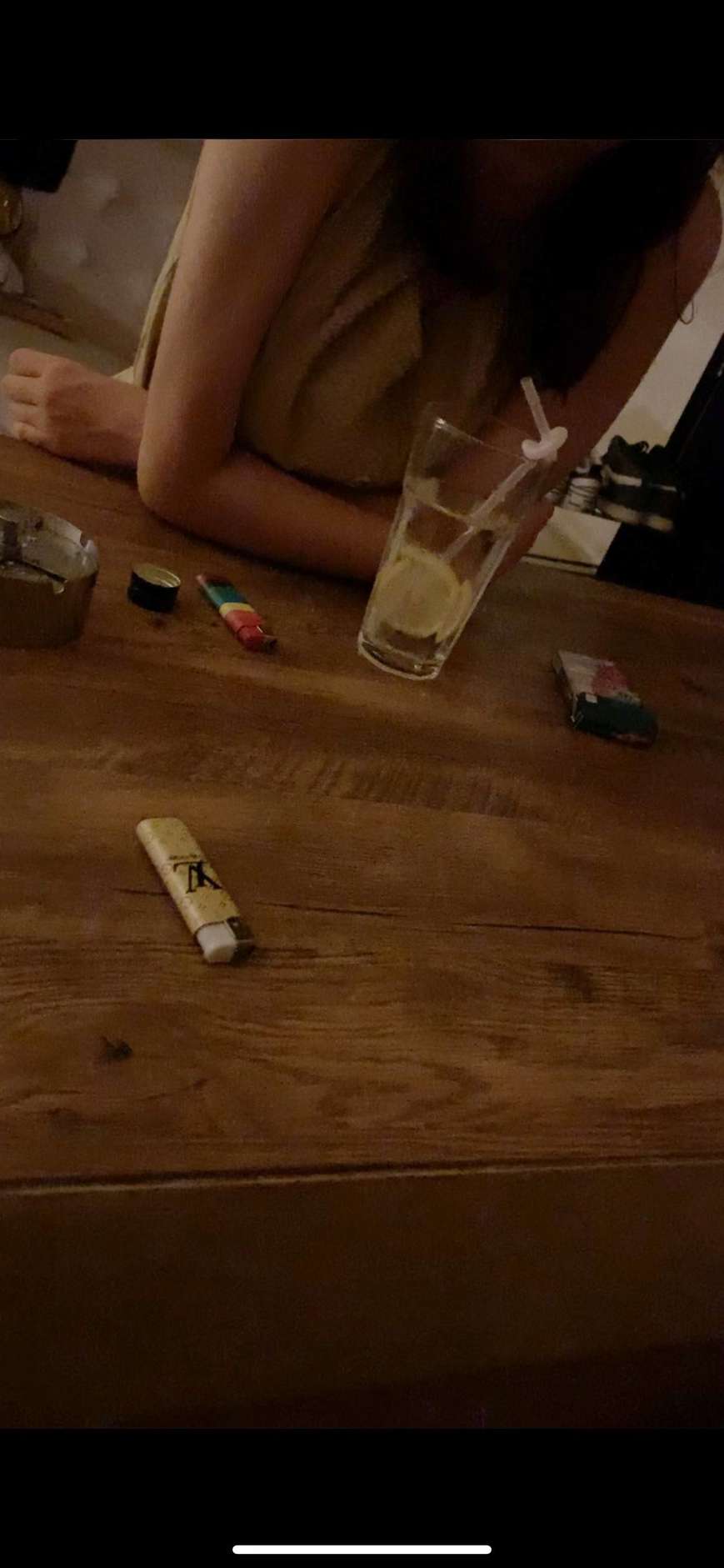 追女生聊天约会案例:去女生家约会，她妈突然回来，导师在阳台躲了30分钟！