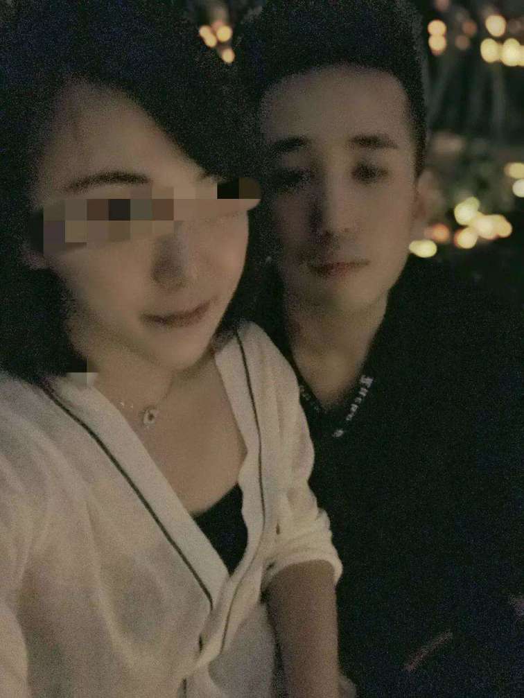 聊天实战搭讪约会案例丨搭讪00后女生，仅用90分钟牵手成功