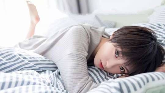 女人会用这3句话暗示男人自己孤单需要人陪了-恋爱撩妹网-聊天话术|脱单方法|约会技巧|哄女生|牵手探探微信聊天案例|
