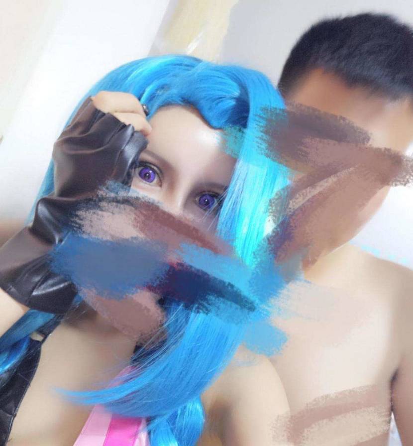 农民工把妹日记！搬砖之余，我用王者荣耀把到了（中加）混血女主播！
