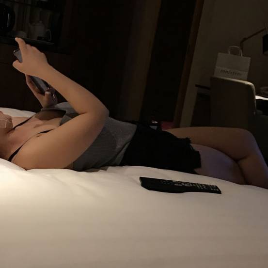 睡服母女的绯红初体验