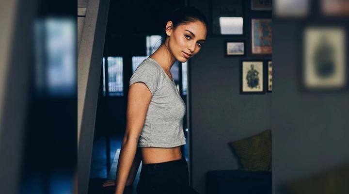 追女生约会实战聊天案例-惊喜！我的混血女朋友，居然是我用一只笔撩到的！-恋爱撩妹网-聊天话术|脱单方法|约会技巧|哄女生|牵手探探微信聊天案例|