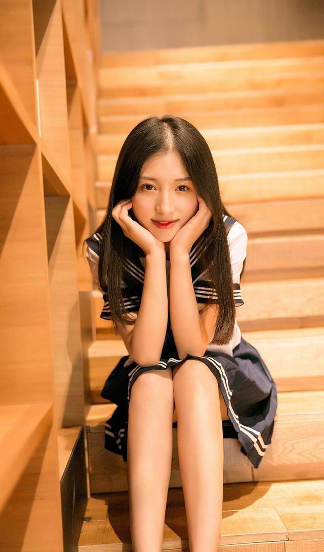 女生这五种动作，就是在暗示你，想要你亲她