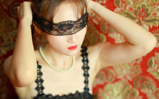 怎么搭讪内向女生-恋爱撩妹网-聊天话术|脱单方法|约会技巧|哄女生|牵手探探微信聊天案例|