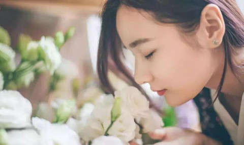 怎么跟女生聊暧昧的话题 学会了你们关系也能变得暧昧-恋爱撩妹网-聊天话术|脱单方法|约会技巧|哄女生|牵手探探微信聊天案例|