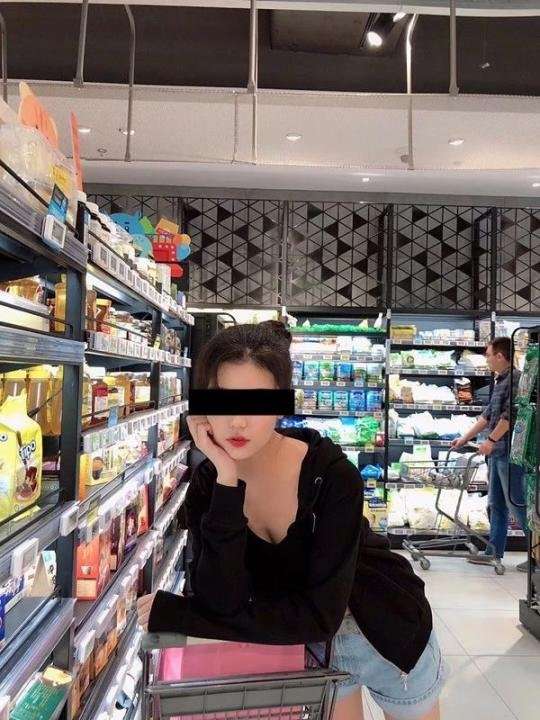 搭讪纪实丨街搭冷酷小萝莉，却对我敞开内衣