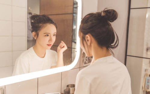 如何培养自己的幽默感，让聊天变得简单-恋爱撩妹网-聊天话术|脱单方法|约会技巧|哄女生|牵手探探微信聊天案例|