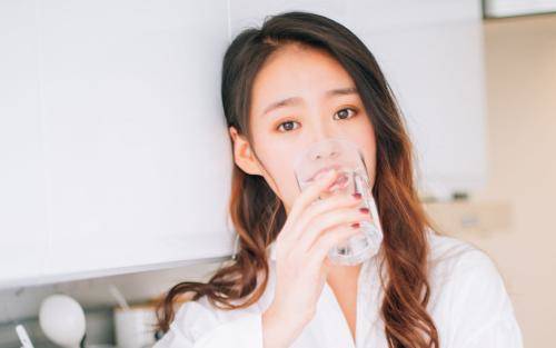 微信里和第一次认识的女生聊天怎么聊? 微信里和第一次认识的女生聊天怎么聊?第1张