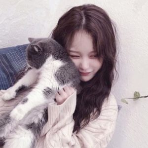 你想象中被追到烦的美女，其实根本没人追！追女生恋爱思维-恋爱撩妹网-聊天话术|脱单方法|约会技巧|哄女生|牵手探探微信聊天案例|
