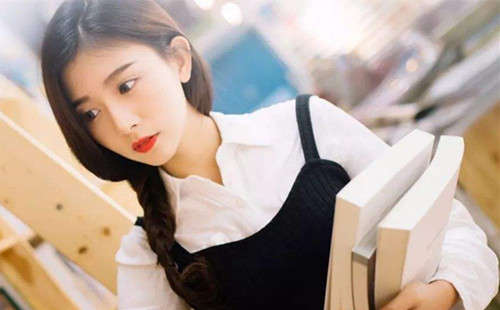 如何追天秤座女生？天秤座女生喜欢你的4大表现-恋爱撩妹网-聊天话术|脱单方法|约会技巧|哄女生|牵手探探微信聊天案例|