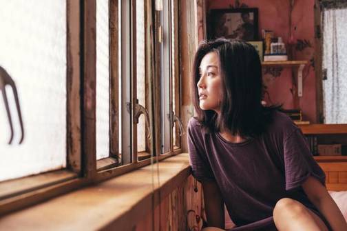 牵手被女生挣开，如何判断女生是矜持还是对你没兴趣。