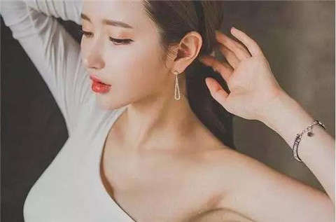 女生说尴尬是什么意思，该怎么办？第4张