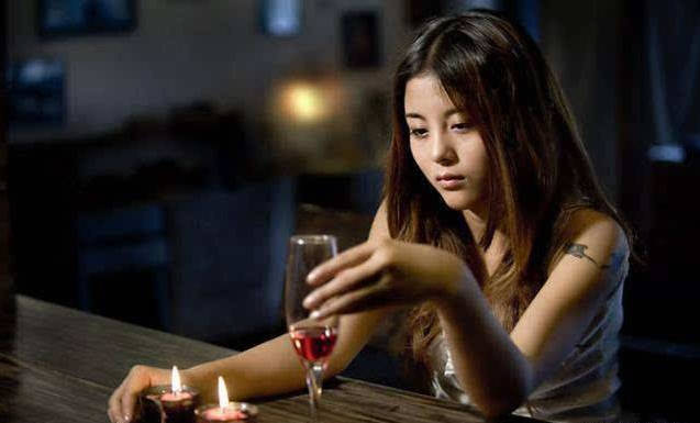 四个聊天话题，助你推倒恋爱第一道难关！-恋爱撩妹网-聊天话术|脱单方法|约会技巧|哄女生|牵手探探微信聊天案例|