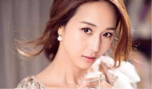 明明就是“消费爱情”，为何非得装作“真爱至上”？-恋爱撩妹网-聊天话术|脱单方法|约会技巧|哄女生|牵手探探微信聊天案例|