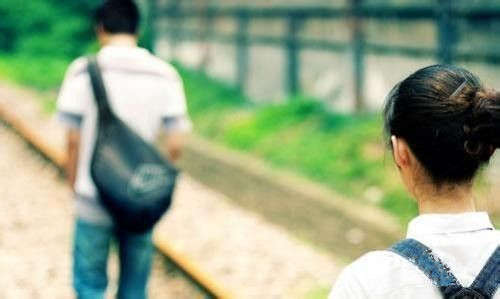 双子座女生暗恋男生表现，她是不是喜欢你？-恋爱撩妹网-聊天话术|脱单方法|约会技巧|哄女生|牵手探探微信聊天案例|