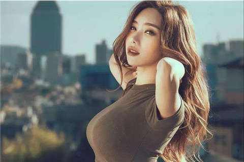 女生很久才回你消息，除了傻傻等还能怎么办？第4张