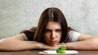 女生说没胃口要怎么安慰她？不同情况大不同-恋爱撩妹网-聊天话术|脱单方法|约会技巧|哄女生|牵手探探微信聊天案例|