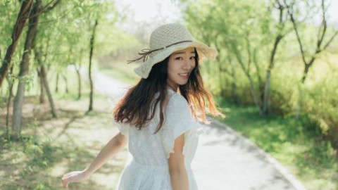 追女生要不要每天聊天？聊的多她就会喜欢你吗？-恋爱撩妹网-聊天话术|脱单方法|约会技巧|哄女生|牵手探探微信聊天案例|