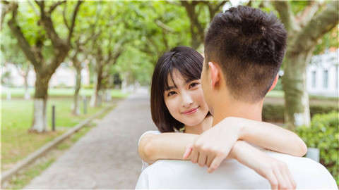 和女孩子聊什么话题比较有吸引力？第2张