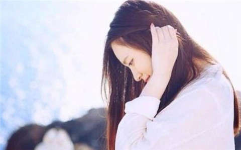 和女生聊天冷场了怎么救场？3个帮你化解尴尬的技巧-恋爱撩妹网-聊天话术|脱单方法|约会技巧|哄女生|牵手探探微信聊天案例|