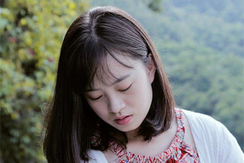 想认识一个女孩子该怎么打招呼去认识吸引她？-恋爱撩妹网-聊天话术|脱单方法|约会技巧|哄女生|牵手探探微信聊天案例|
