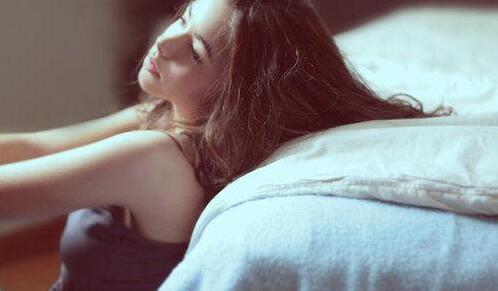 和女生约会过程中如何关系升级-肢体亲密度升级(牵手、接吻、开房操作思路解析)-恋爱撩妹网-聊天话术|脱单方法|约会技巧|哄女生|牵手探探微信聊天案例|