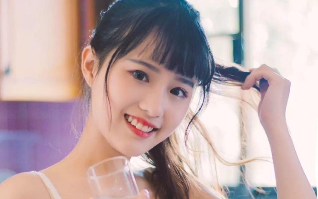 《把妹追女生吸引法则》关于快速亲密核心的补充-恋爱撩妹网-聊天话术|脱单方法|约会技巧|哄女生|牵手探探微信聊天案例|