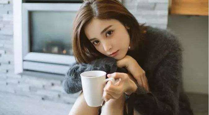 两个聊天技巧，让你轻松掌握和女生聊天的无缝沟通-恋爱撩妹网-聊天话术|脱单方法|约会技巧|哄女生|牵手探探微信聊天案例|