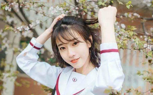 你喜欢的网红白富美，也许私底下也是吃泡面抠脚的姑娘-恋爱撩妹网-聊天话术|脱单方法|约会技巧|哄女生|牵手探探微信聊天案例|
