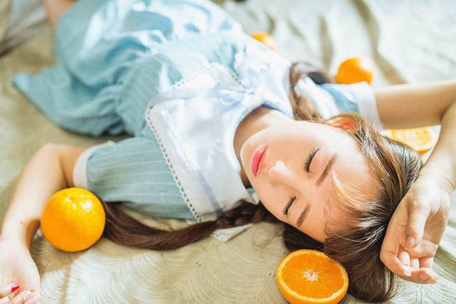 过来人的追女生经验：不按套路出牌，女生更容易“上钩”-恋爱撩妹网-聊天话术|脱单方法|约会技巧|哄女生|牵手探探微信聊天案例|
