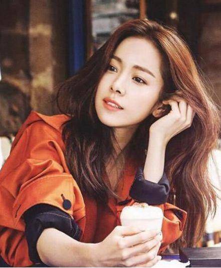 这几个动作,暴露了她的想法 这几个动作,暴露了你要追的女生的想法