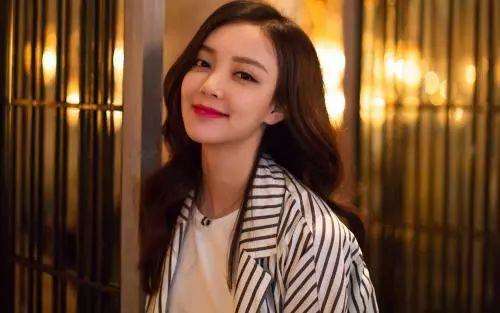 还在讨好?这样聊天,女生会先爱上你-恋爱撩妹网-聊天话术|脱单方法|约会技巧|哄女生|牵手探探微信聊天案例|