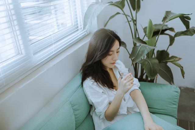 追女生有三把“钥匙”：练胆、练贫、练痞-恋爱撩妹网-聊天话术|脱单方法|约会技巧|哄女生|牵手探探微信聊天案例|