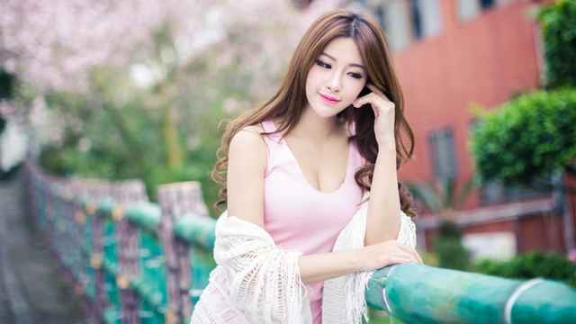 追女生谈恋爱中-有什么最吸引女人-恋爱撩妹网-聊天话术|脱单方法|约会技巧|哄女生|牵手探探微信聊天案例|