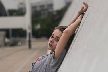 和妹纸聊天总是词穷？这样聊才能让女生嗨到停不下来-恋爱撩妹网-聊天话术|脱单方法|约会技巧|哄女生|牵手探探微信聊天案例|