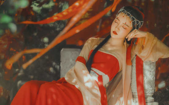 如何追一个高冷的女生-恋爱撩妹网-聊天话术|脱单方法|约会技巧|哄女生|牵手探探微信聊天案例|